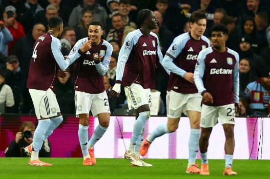 “Aston Villa”nın 5 oyunçusu “Fənər"lə oyunu buraxacaq