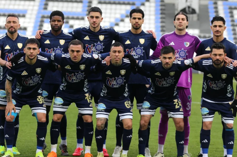 Super Liqaya vəsiqə qazanan birinci komanda bilindi