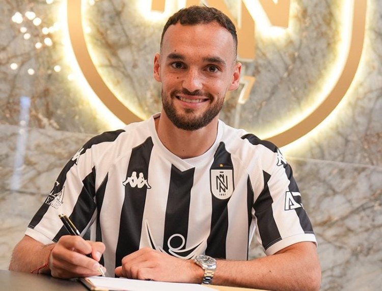 "Neftçi" xorvatiyalı yarımmüdafiəçi transfer etdi