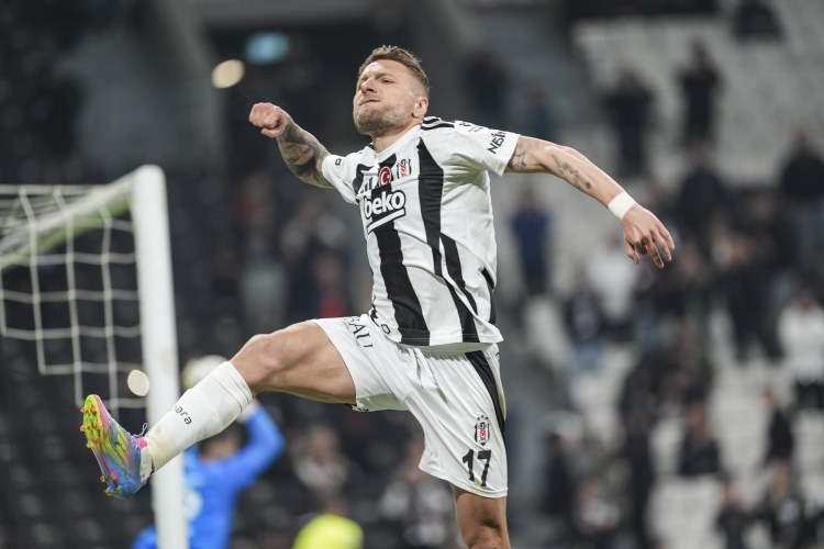 İtaliyalı hücumçu "Beşiktaş"dan getdi - RƏSMİ