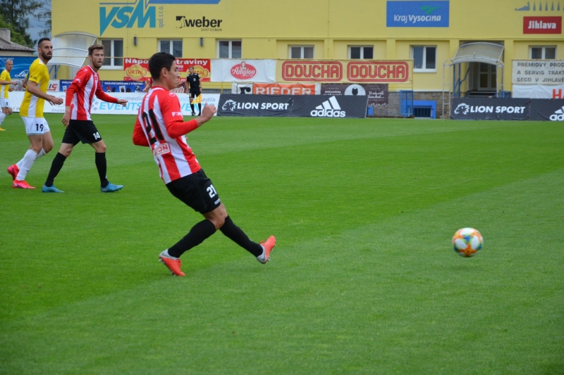 Nəbiyevli “Viktoriya” böyük hesabla uduzdu