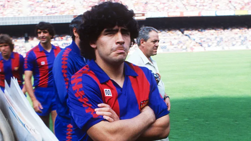 Argentinalı əfsanənin cırıq forması rekord qiymətə satıldı