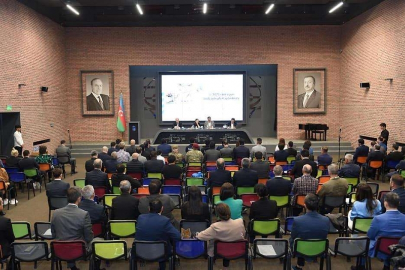 Fərid Qayıbov federasiyaların nümayəndələri ilə görüşdü