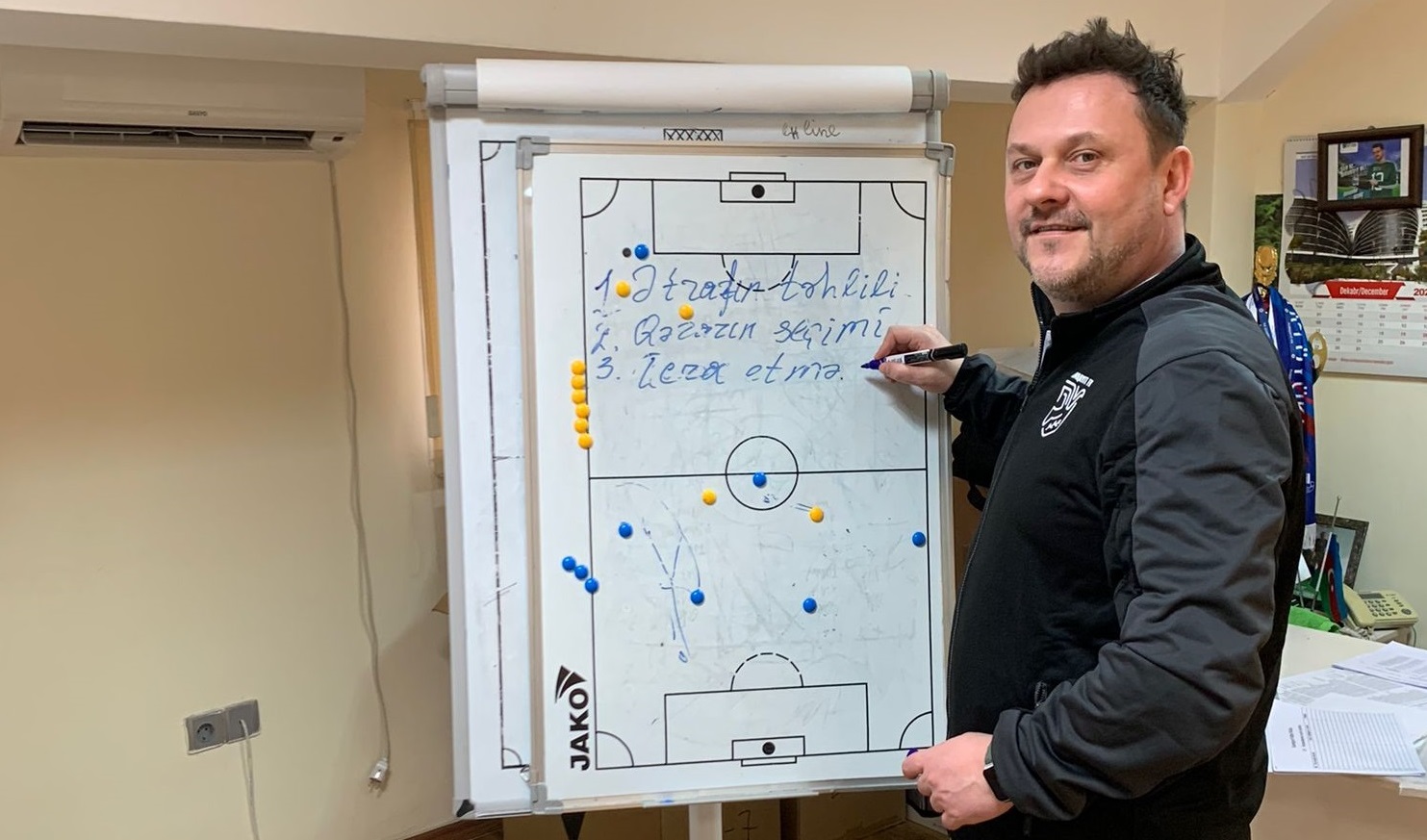 Hakan Sünal müqavilə imzalamadan Almaniyaya döndü