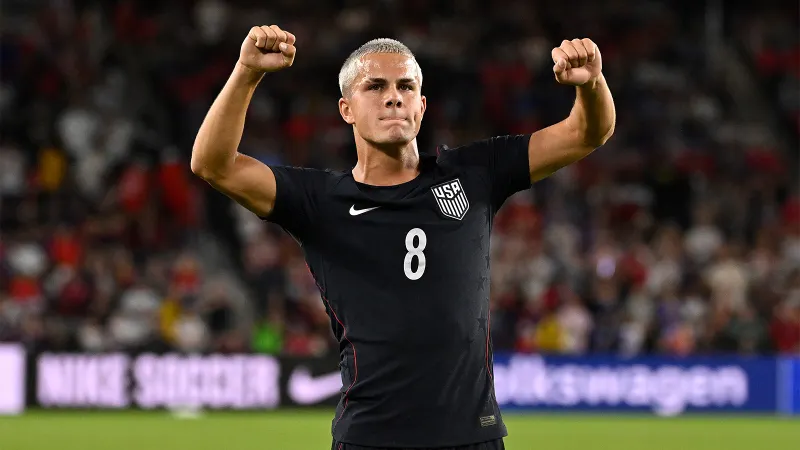 17 yaşı tamam olmayan futbolçu MLS-də ayın oyunçusu oldu