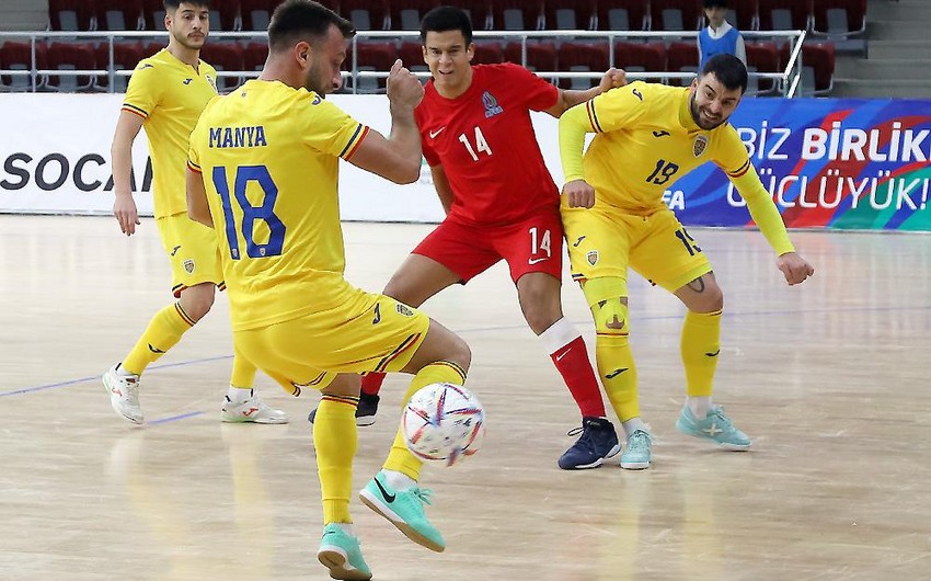 Millimizə 16 oyunçu dəvət edildi