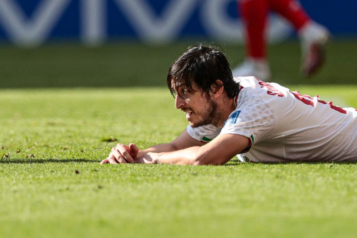 Şəkilə görə İran millisindən qovulan futbolçunun əmlakı da müsadirə oluna bilər