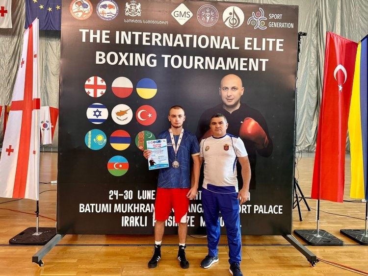 Azərbaycan boksçusu Batumi tunirində gümüş medal qazandı