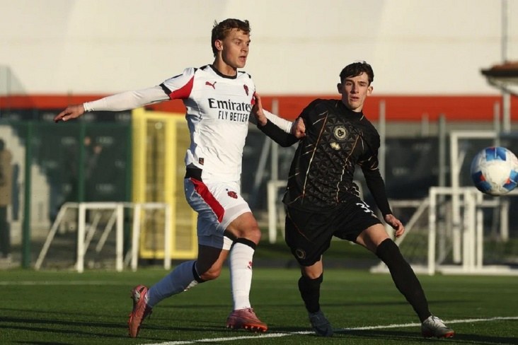 İbrahimoviç "Milan"ı "Ayaks"a dəyişdi