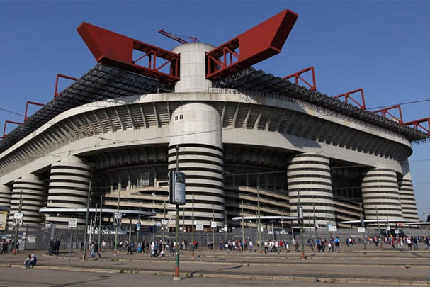 Doxsan doqquz yaşı olan stadion söküləcək