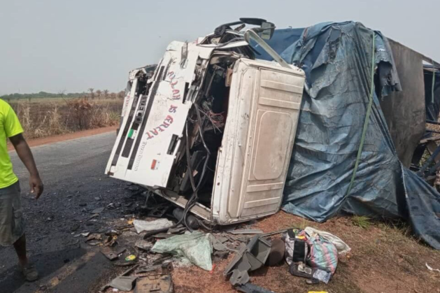 9 futbolçu və 1 məşqçi qəza nəticəsində öldü