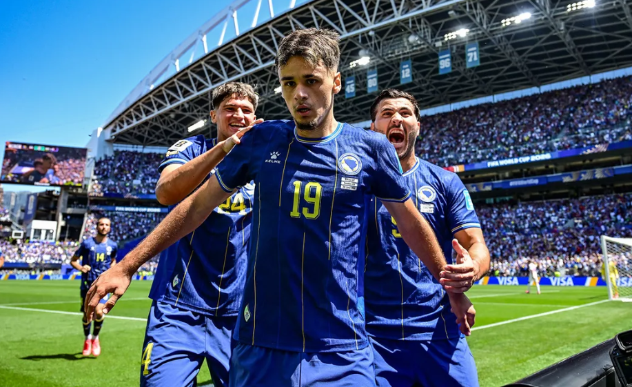 Bosniyalı futbolçu dünya çempionatları tarixinə düşdü
