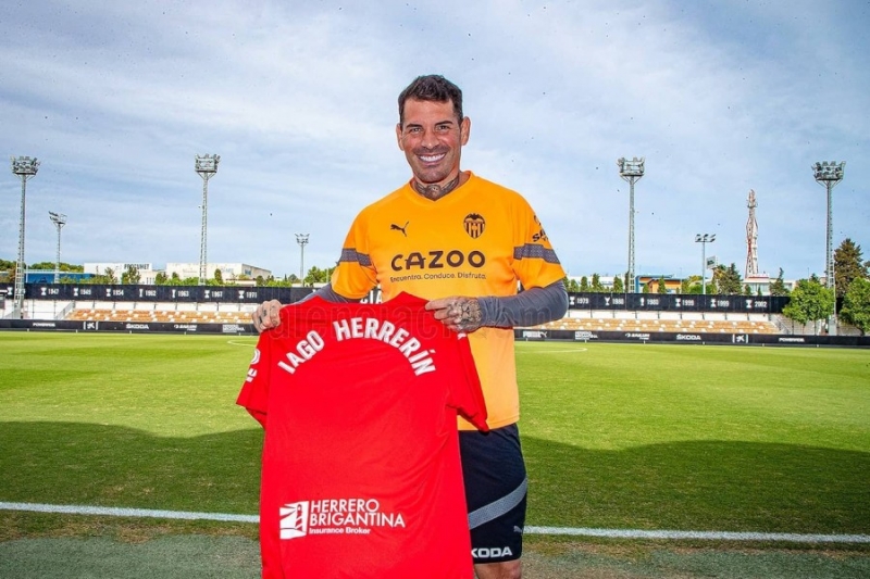 La Liqa klubu 34 yaşlı qapıçı ilə gücləndi