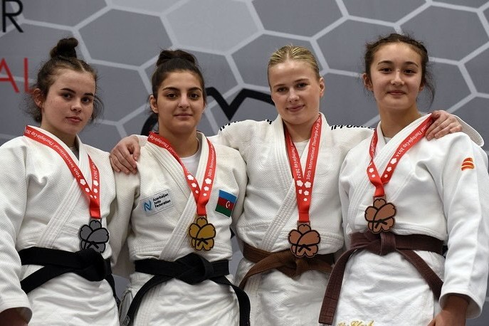 Almaniyada 2 "qızıl", bir "gümüş"