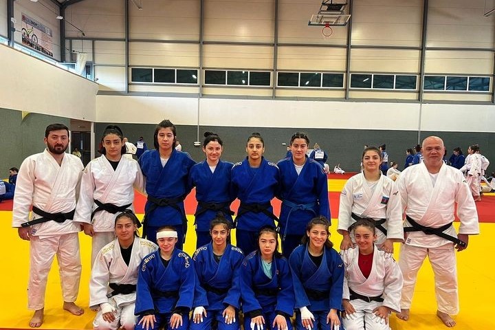 Cüdoçu qızların Çexiya toplanışı yekunlaşıb