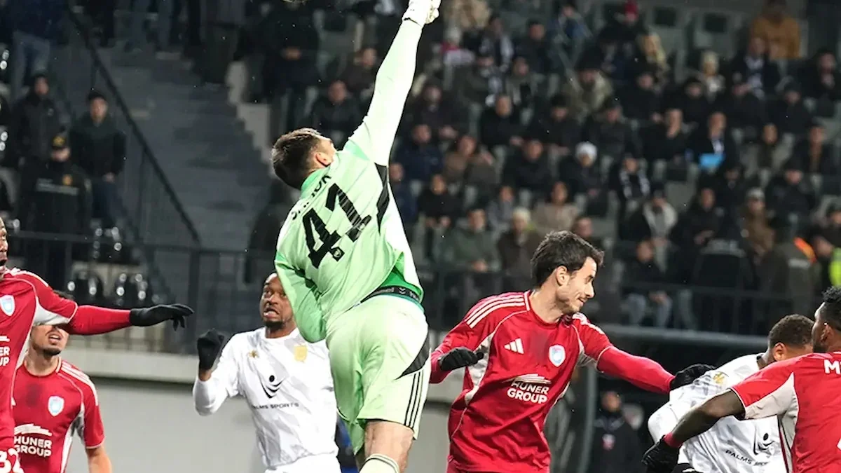 Rəhman Hacıyev "Turan Tovuz"un qolkiperinin "quru" seriyasına son qoydu