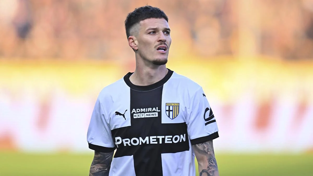 İtaliya klubunun hücumçusu PSV-yə transfer olundu