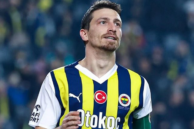 "Fənərbaxça"nın kapitanı 1 illik futboldan uzaqlaşdırıldı