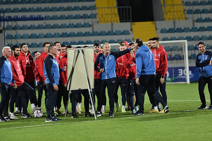 De Byazi Qazaxıstanla oyun üçün onlara ehtiyac duymadı