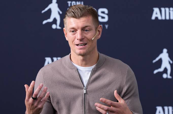 Toni Kroos "Qızıl top"a əsas namizədinin adını açıqladı