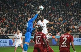 "Qarabağ"ın rəqibi xal itirsə də, liderliyə yüksəlib