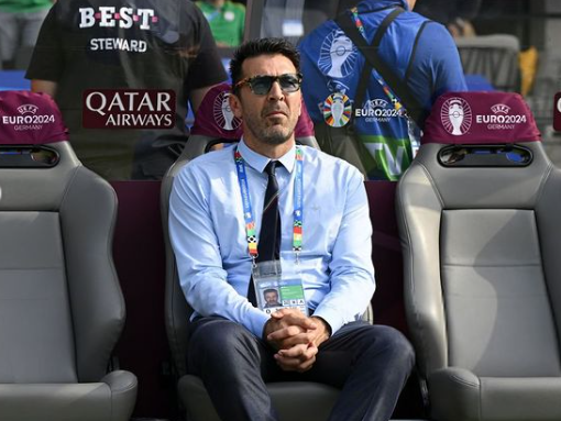 “İstefa dalğası”: Buffon da getdi