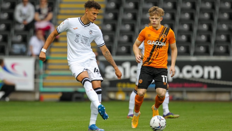 “Liverpul” icarədə olan futbolçunu geri çağırdı