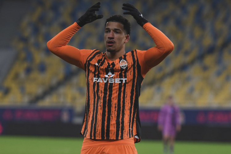 Braziliyalı hücumçu "Qalatasaray"la "Barselona"nın hədəfində