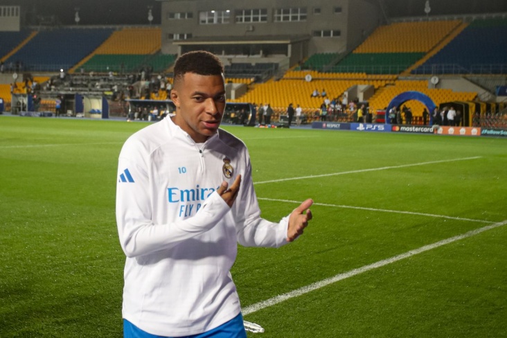 Kilian Mbappe tanınmış həmyerlisini geridə qoydu