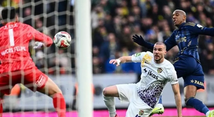 "Fənərbaxça" braziliyalını buraxmaq istəmir