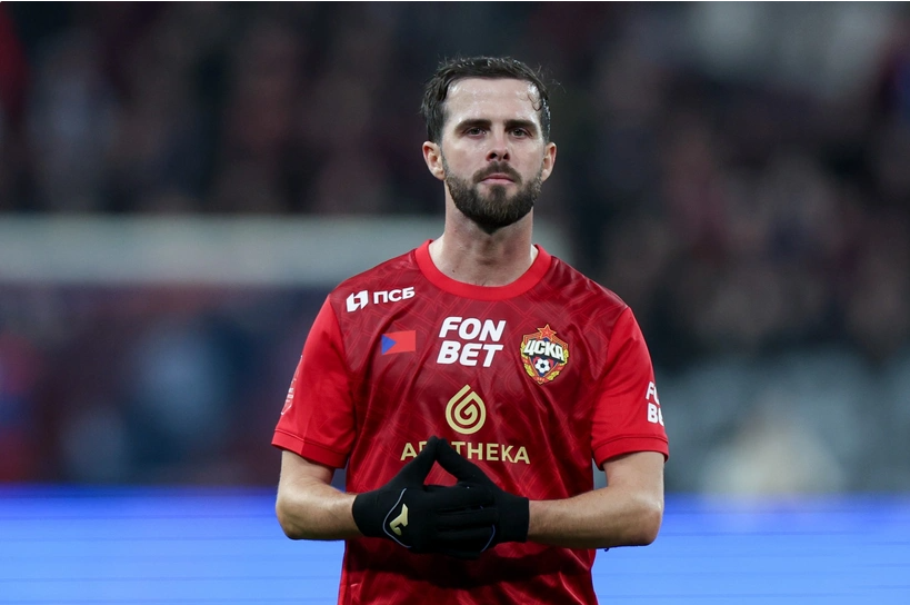 "Yuventus" və "Barselona"nın sabiq yarımmüdafiəçisi karyerasını bitirib