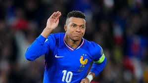 Kilian Mbappe: "Onsuz da mənə kifayət qədər nifrət edirlər"