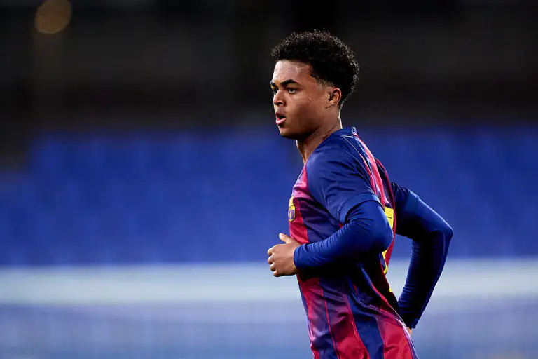 "Barselona" Patrik Kluivertin oğlu ilə müqaviləni uzatdı