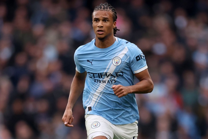 "Mançester Siti" niderlandlı müdafiəçini satmaq istəyir