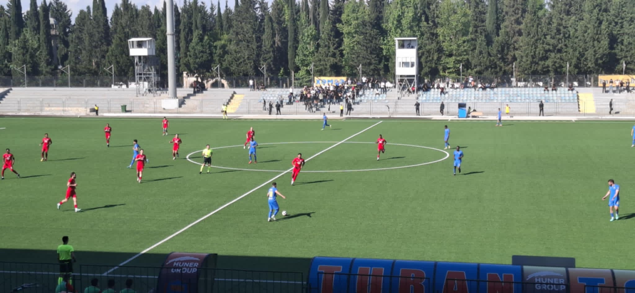 Qərb derbisini meydan sahibləri qazandı