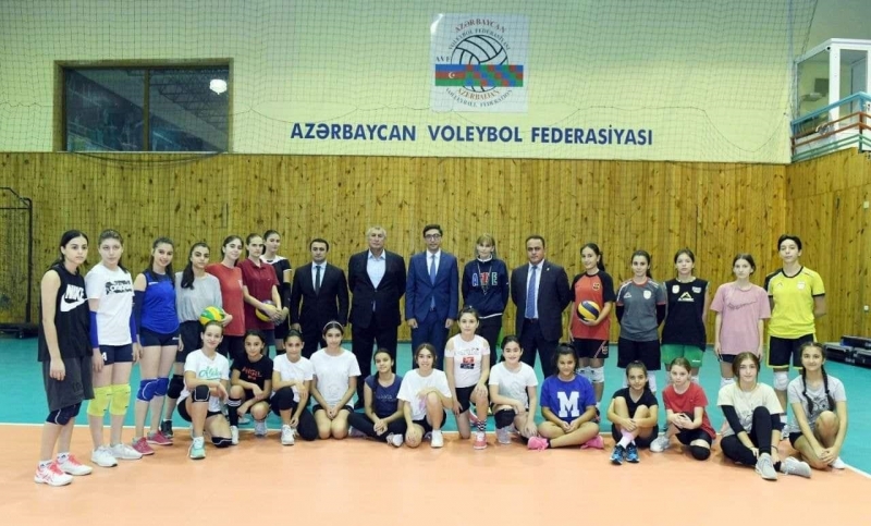 Fərid Qayıbov voleybol federasiyasının fəaliyyəti ilə tanış olub