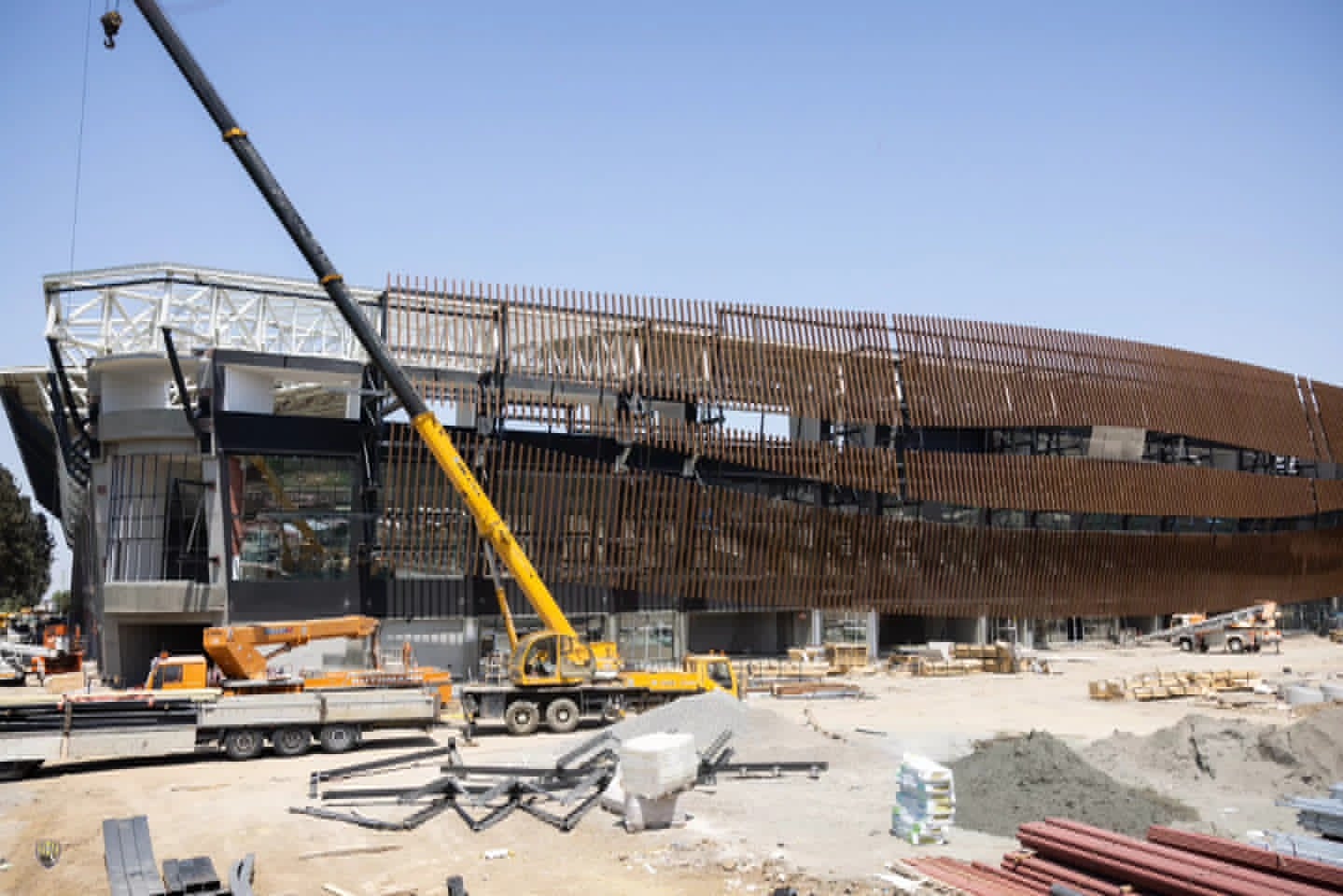 Gəncə stadionuna süni örtük salınacaq