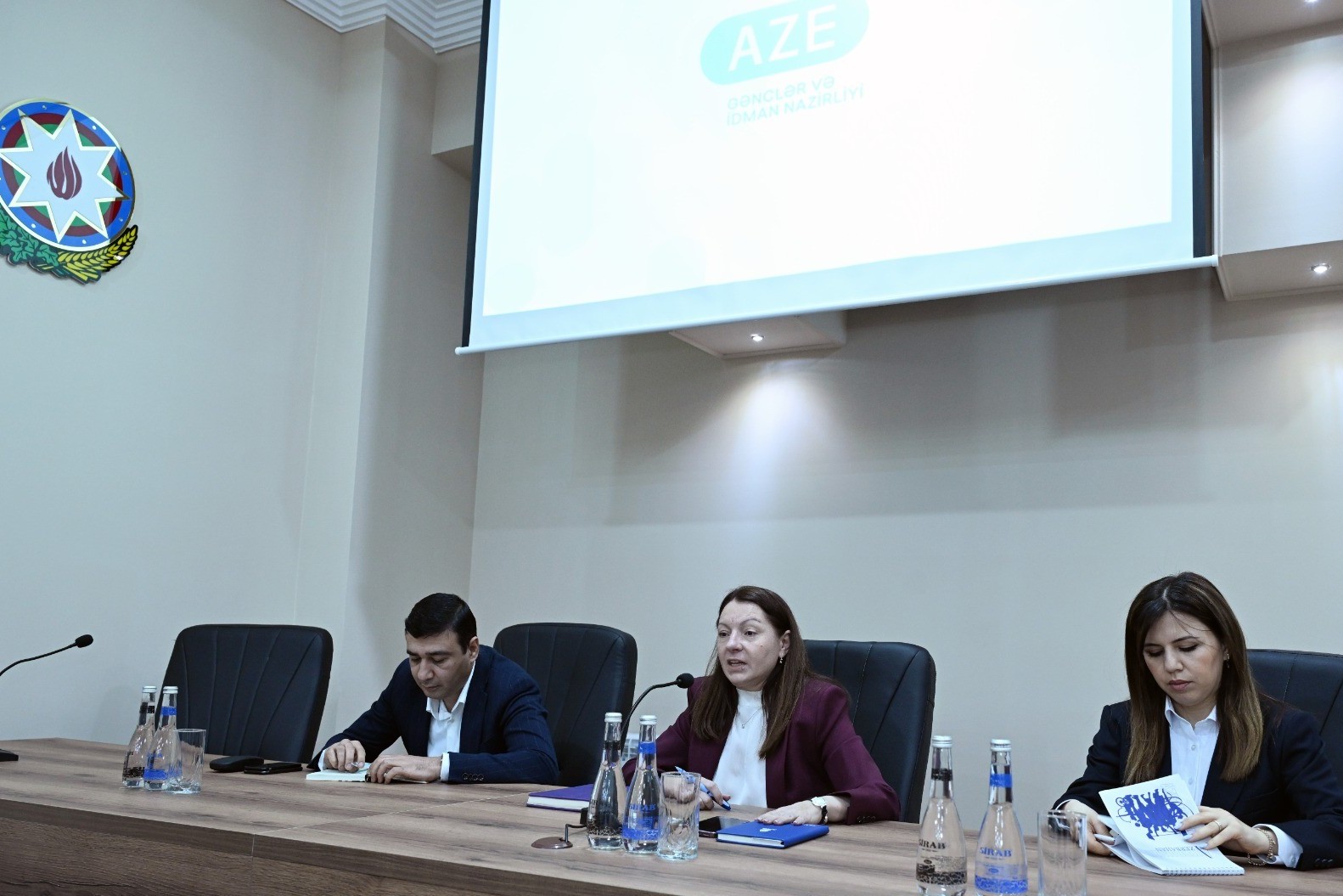 Gənclər və idman nazirinin müavininin direktorlarla görüşü