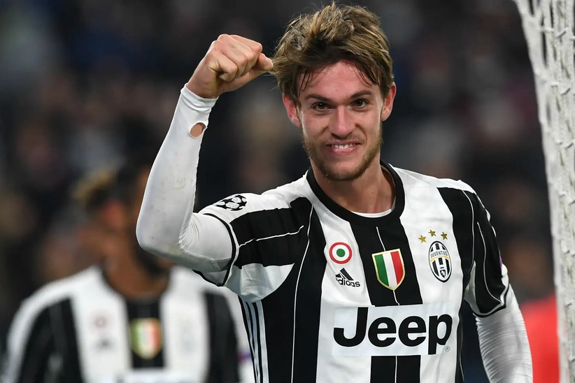"Yuventus" futbolçusu ilə müqavilənin müddətini uzadıb