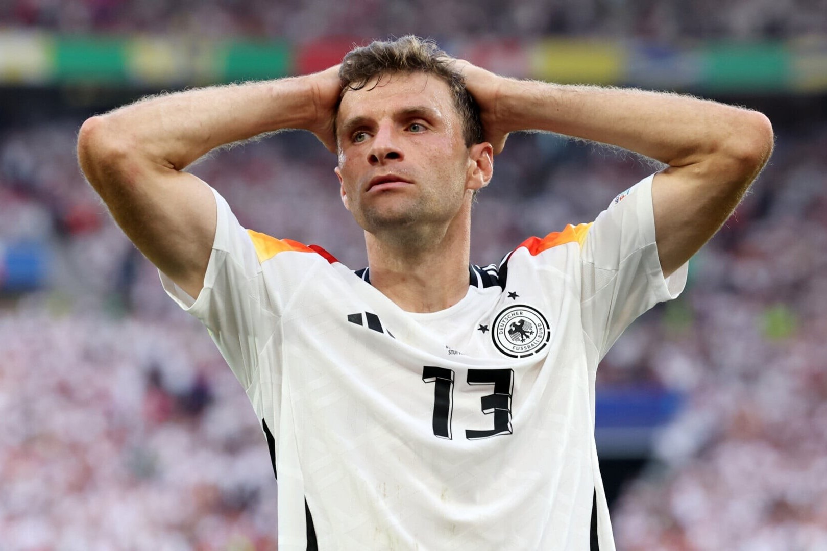 Daha bir tanınmış futbolçu milli karyerasını başa vurdu