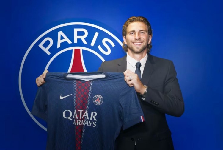 Ukraynalı müdafiəçi PSJ-də - RƏSMİ