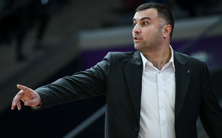 "Neftçi" baş məşqçi ilə yolları ayırdı