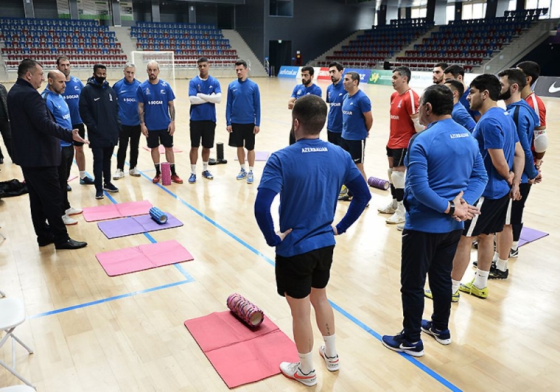 Zaur Axundov milli komanda ilə görüşüb - FOTOLAR