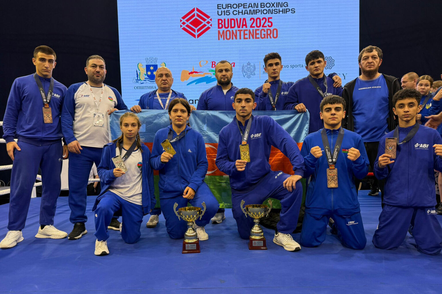 Boksçularımız qitə çempionatından 8 medalla qayıdır