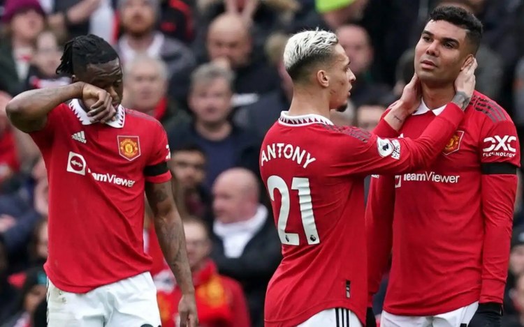 "Mançester Yunayted"in yeni baş məşqçisi 7 futbolçunun yola salınmasını istəyir