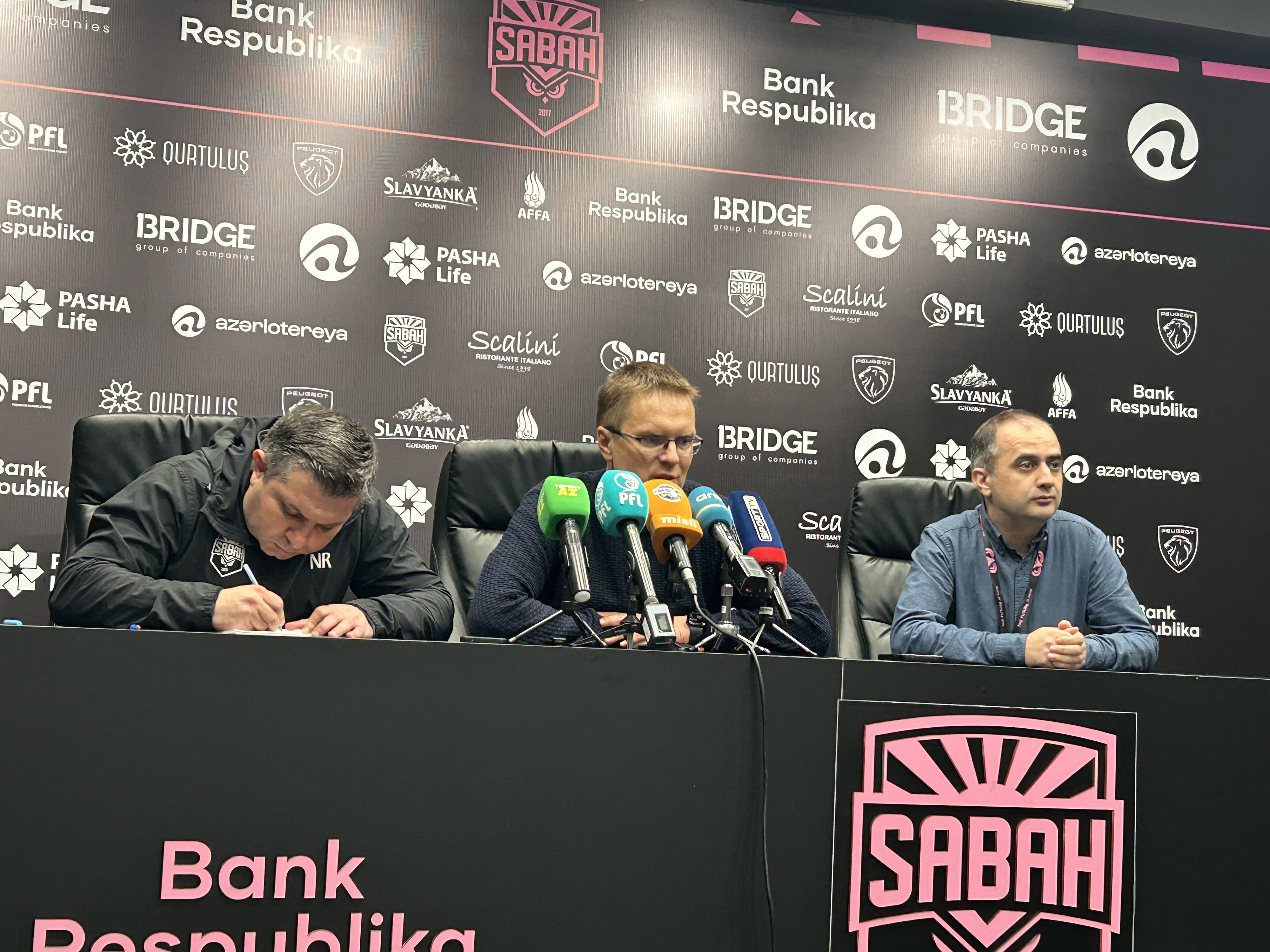 “Onlardan 3-4 günlük futbolu unutmaqlarını istəyirəm” – Dambrauskas