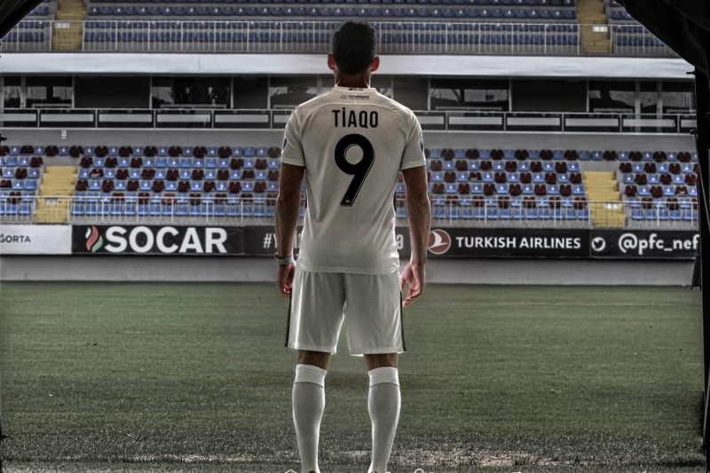 “Neftçi” üç legionerin yolunu gözləyir