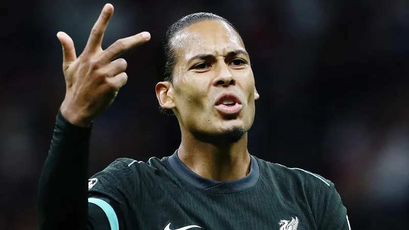 Virgil van Dejk “Liverpul”un hücum xəttinin güclənməsini istəyir