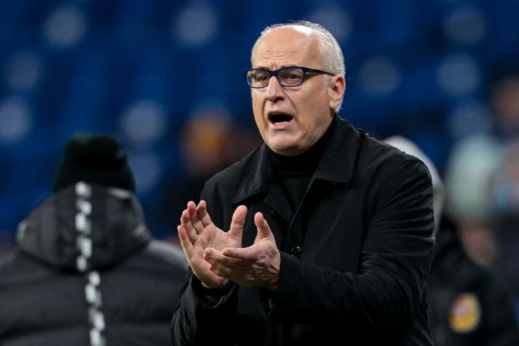 “Neftçi”nin sabiq baş məşqçisi FİFA-ya şikayət edib