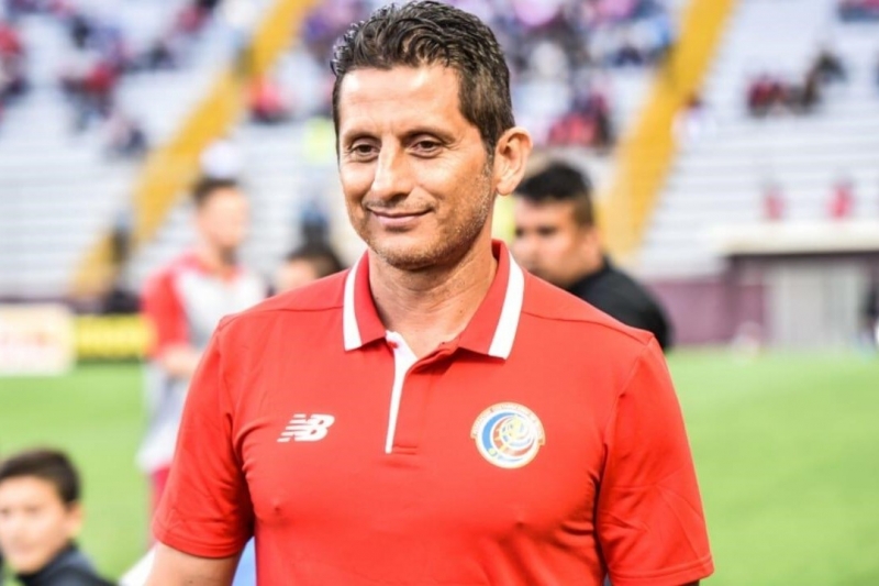 Millinin baş məşqçisi qovuldu